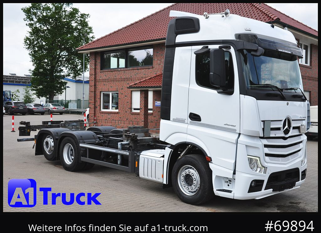 MERCEDES-BENZ 2548, Multi BDF, Wechsler, 7.45-7.82, MIDI, LIftachse - Camion porte-conteneur/ Caisse mobile: photos 1 MERCEDES-BENZ 2548, Multi BDF, Wechsler, 7.45-7.82, MIDI, LIftachse - Camion porte-conteneur/ Caisse mobile: photos 1