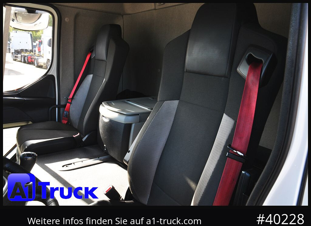 RENAULT D 280, 4x2, Ladebordwand, LBW, TÜV 06/2026 - Camion à rideaux coulissants: photos 3 RENAULT D 280, 4x2, Ladebordwand, LBW, TÜV 06/2026 - Camion à rideaux coulissants: photos 3