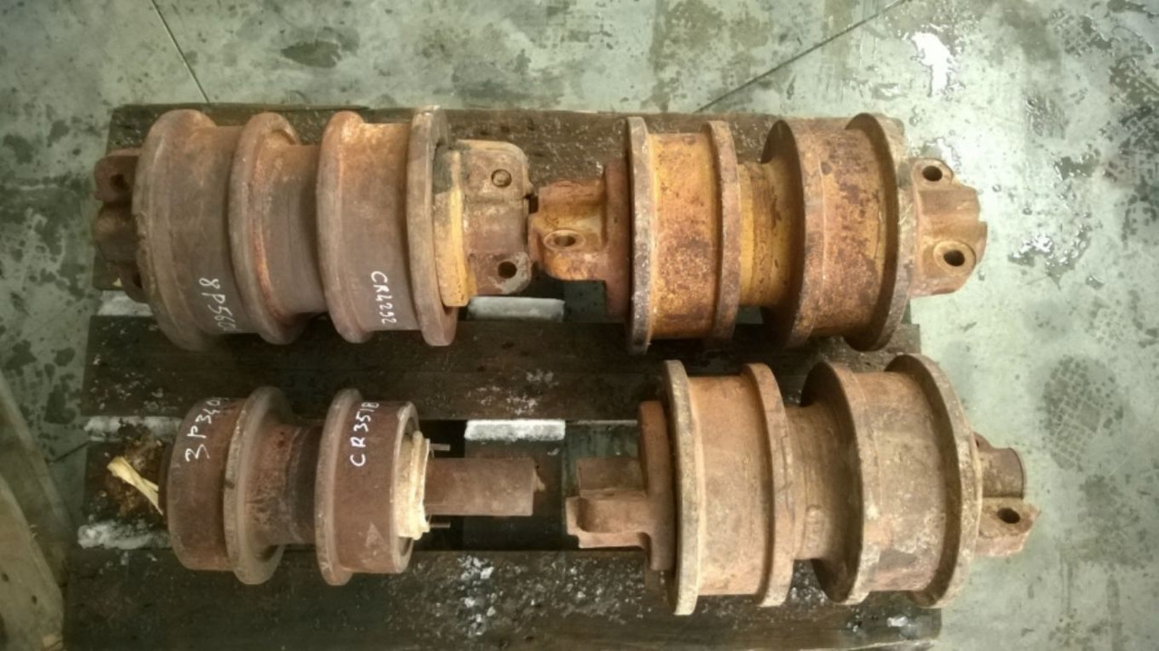 Caterpillar D9G D9H Rulli inferiori a doppia spalla. - Galet à chenilles pour Engins de chantier: photos 2 Caterpillar D9G D9H Rulli inferiori a doppia spalla. - Galet à chenilles pour Engins de chantier: photos 2