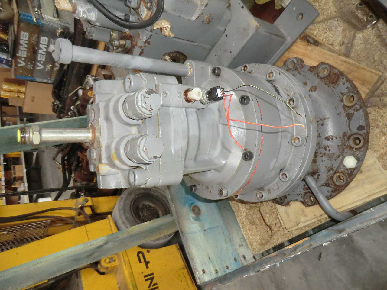 HITACHI ZX240 BAS RIDUTTORE DI ROTAZIONE APERTO E CONTROLLATO. - Transmission pour Engins de chantier: photos 2 HITACHI ZX240 BAS RIDUTTORE DI ROTAZIONE APERTO E CONTROLLATO. - Transmission pour Engins de chantier: photos 2