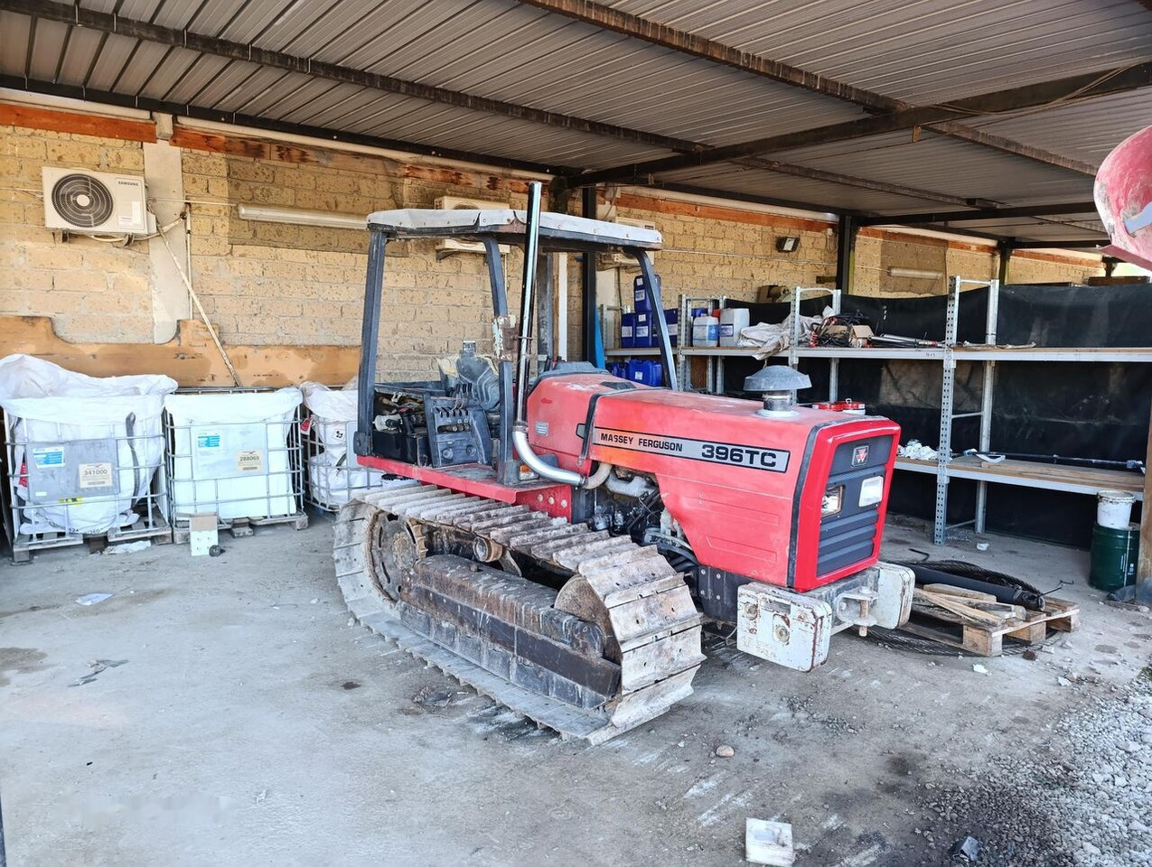 Massey Ferguson 396 TC - Tracteur à chenilles: photos 2 Massey Ferguson 396 TC - Tracteur à chenilles: photos 2