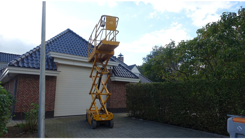 Haulotte Compact 8CU schaarhoogwerker - Nacelle ciseaux: photos 2 Haulotte Compact 8CU schaarhoogwerker - Nacelle ciseaux: photos 2