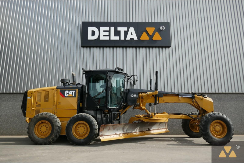 Caterpillar 12M3 - Niveleuse: photos 2 Caterpillar 12M3 - Niveleuse: photos 2