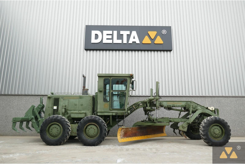 Caterpillar 130G Ex-army - Niveleuse: photos 2 Caterpillar 130G Ex-army - Niveleuse: photos 2