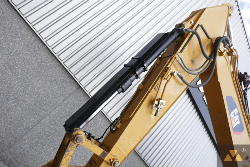 Pelle sur chenille Caterpillar 325F LCR: photos 12