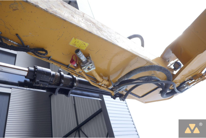 Pelle sur chenille Caterpillar 325F LCR: photos 11