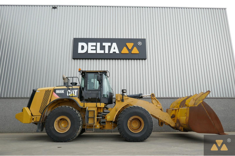 Caterpillar 966K - Chargeuse sur pneus: photos 2 Caterpillar 966K - Chargeuse sur pneus: photos 2