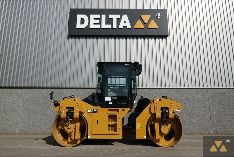 Compacteur Caterpillar CB10: photos 1