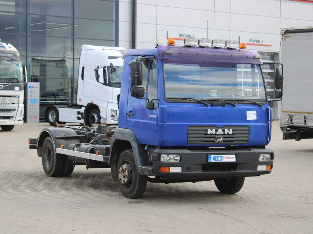 MAN LE 8.180, EURO 3, BEACONS, CONTAINER HOOK CARRIER - Autre matériel: photos 3 MAN LE 8.180, EURO 3, BEACONS, CONTAINER HOOK CARRIER - Autre matériel: photos 3