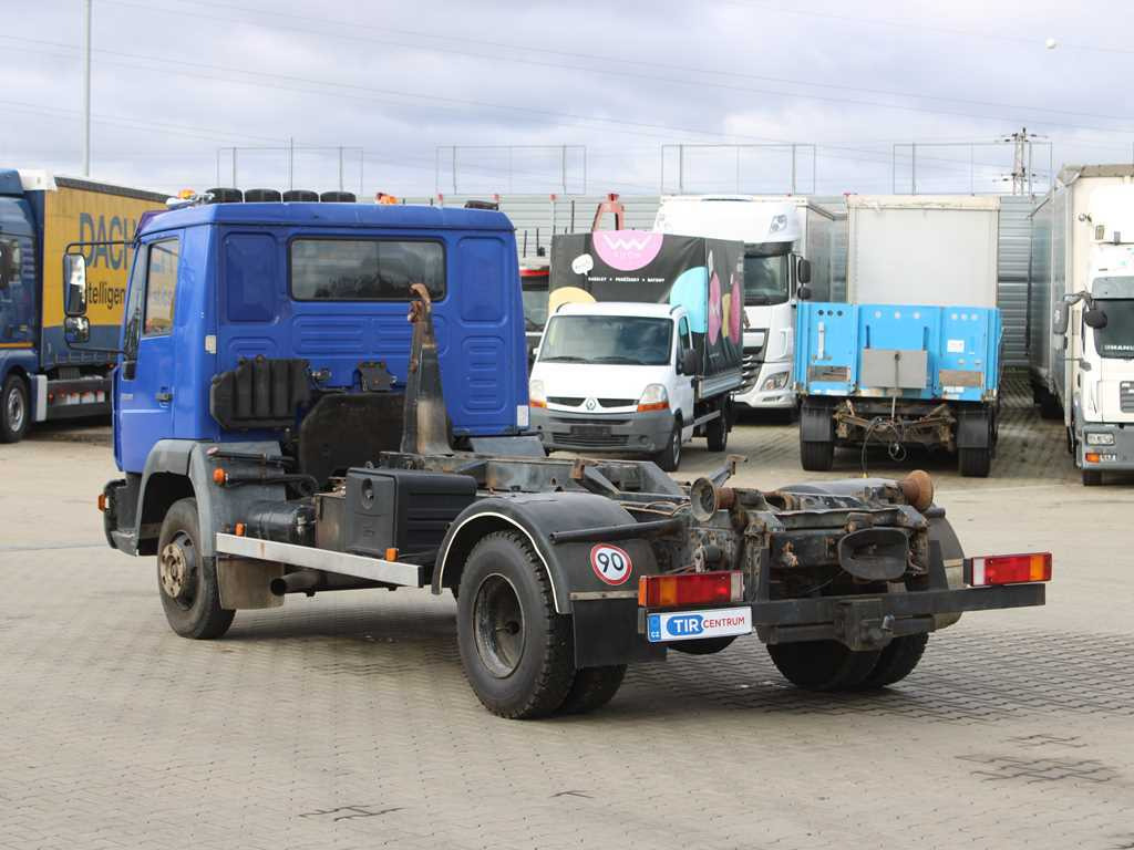 MAN LE 8.180, EURO 3, BEACONS, CONTAINER HOOK CARRIER - Autre matériel: photos 5 MAN LE 8.180, EURO 3, BEACONS, CONTAINER HOOK CARRIER - Autre matériel: photos 5