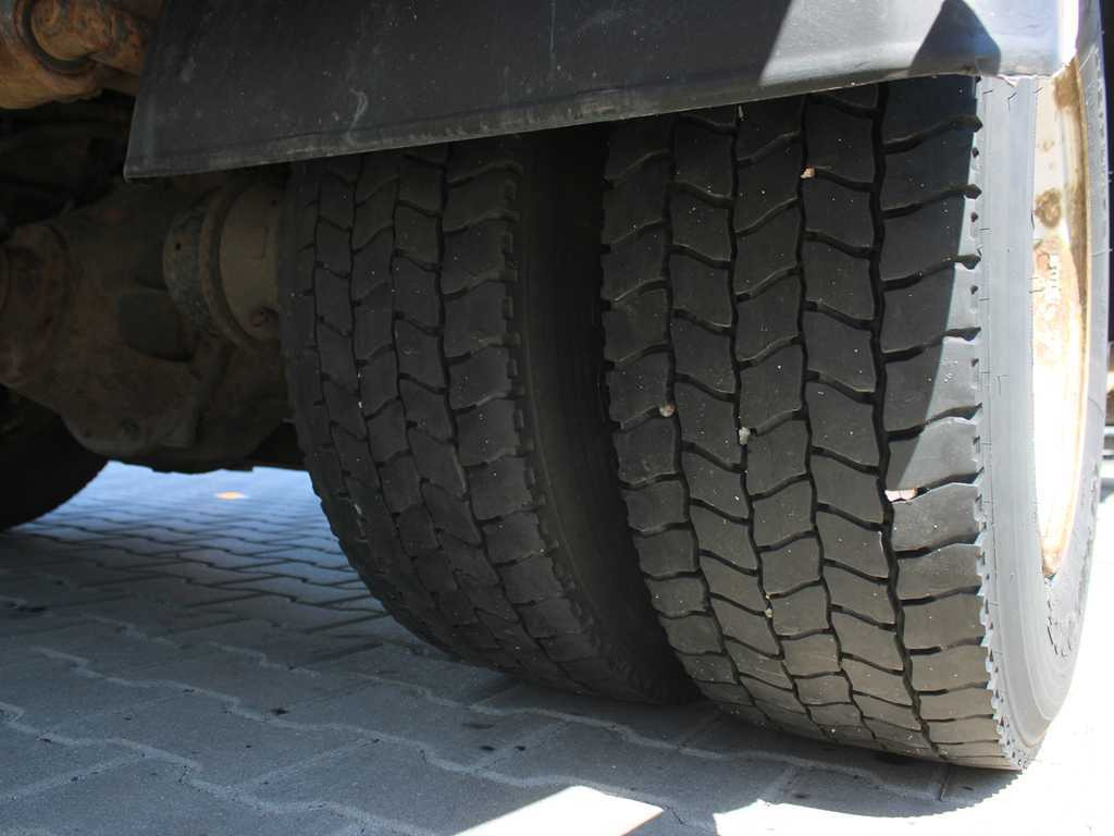 Camion à rideaux coulissants DAF FA LF 45, EURO 5, TYRES 80% + AGADOS TRAILER: photos 18