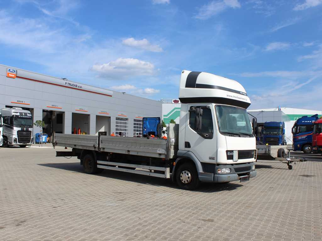 DAF LF 45.180, SLEEPING BODY, EURO 3, TIRES 80% - Camion plateau: photos 3 DAF LF 45.180, SLEEPING BODY, EURO 3, TIRES 80% - Camion plateau: photos 3