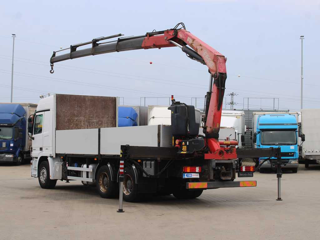 Mercedes-Benz Actros 2644, 6X4, EURO 4, HYDRAULIC ARM FASSI F210 - Camion plateau, Camion grue: photos 5 Mercedes-Benz Actros 2644, 6X4, EURO 4, HYDRAULIC ARM FASSI F210 - Camion plateau, Camion grue: photos 5