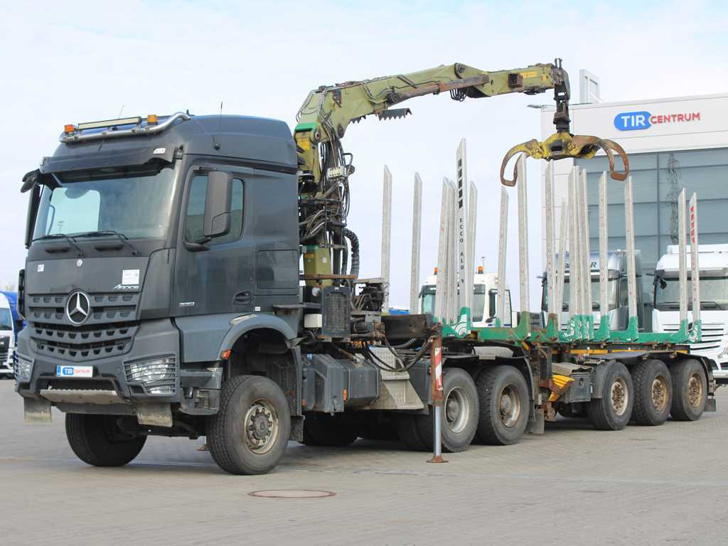 Mercedes-Benz Arocs 3351, 6x6, HYDRAULIC ARM LOGLIFT ET450, TIRES 80% + DOLL (2017) - Camion grumier, Camion grue: photos 1 Mercedes-Benz Arocs 3351, 6x6, HYDRAULIC ARM LOGLIFT ET450, TIRES 80% + DOLL (2017) - Camion grumier, Camion grue: photos 1