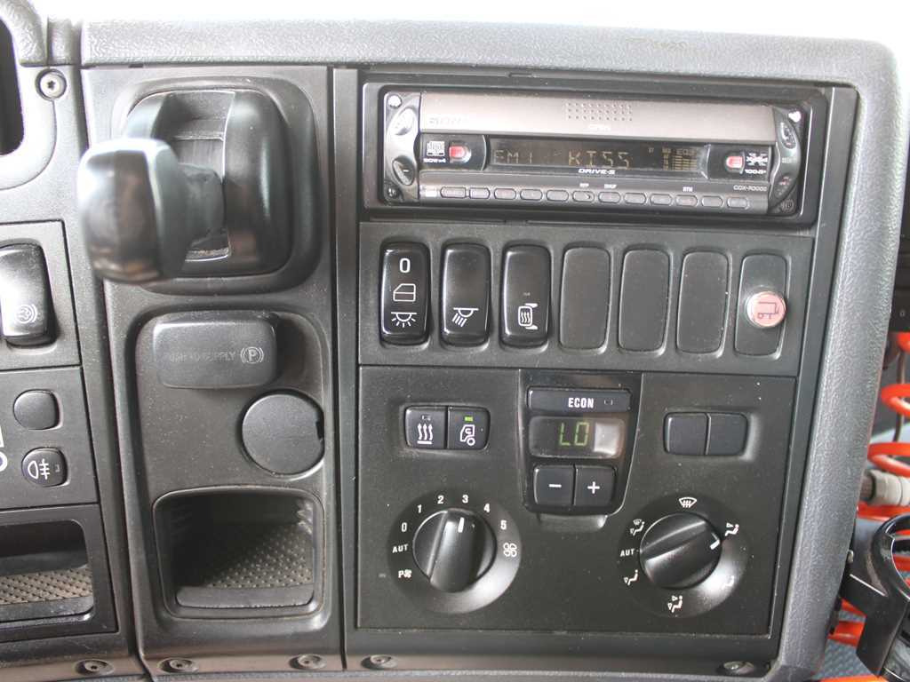 Camion frigorifique Scania R 380, HYDRAULIC FRONT, DOUBLE CHAMBER, CARRIER SUPRA 850 mt: photos 18