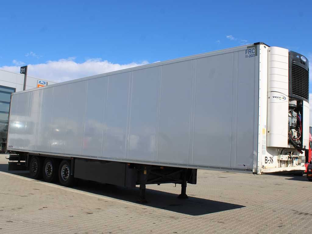 Schmitz Cargobull SKO 24/L - 13.4 FP 60 COOL, CARRIER 6760mth - Semi-remorque fourgon: photos 2 Schmitz Cargobull SKO 24/L - 13.4 FP 60 COOL, CARRIER 6760mth - Semi-remorque fourgon: photos 2
