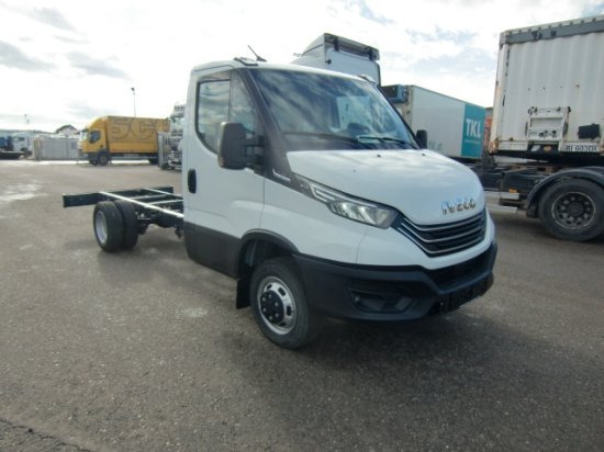 Iveco Daily 40 - 180 Fahrgestell, E6 Automatik 2 Stück verfügbar - Châssis cabine: photos 3 Iveco Daily 40 - 180 Fahrgestell, E6 Automatik 2 Stück verfügbar - Châssis cabine: photos 3