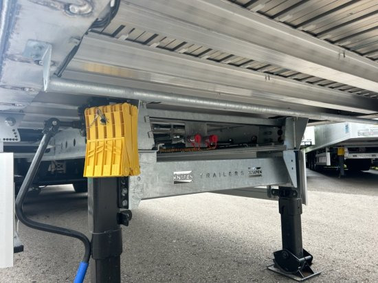 Knapen K100 Schubboden, Neufahrzeug, 10mm Boden, Liftachse, Funk - Semi-remorque à fond mouvant: photos 5 Knapen K100 Schubboden, Neufahrzeug, 10mm Boden, Liftachse, Funk - Semi-remorque à fond mouvant: photos 5