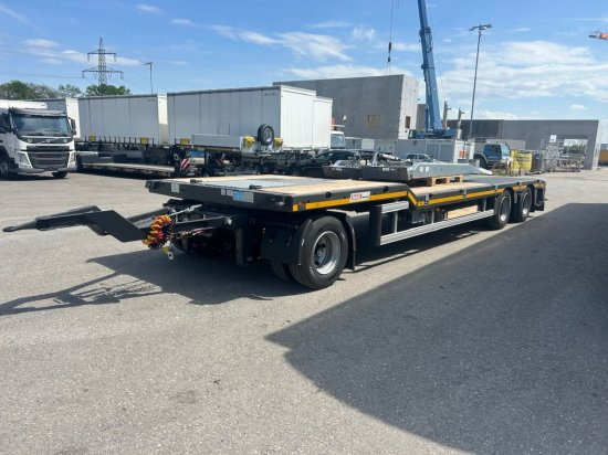 Maxtrailer 600 Tieflader 3-achs Luftgefedert, Elektroaggregat für Rampen - Remorque porte-engin surbaissée: photos 5 Maxtrailer 600 Tieflader 3-achs Luftgefedert, Elektroaggregat für Rampen - Remorque porte-engin surbaissée: photos 5