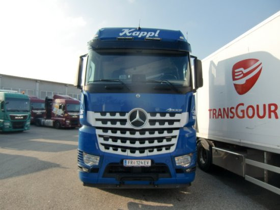 Mercedes-Benz Arocs 3353 6x4 Holztransp., Palfinger Kran Epsilon - Camion grumier, Camion grue: photos 2 Mercedes-Benz Arocs 3353 6x4 Holztransp., Palfinger Kran Epsilon - Camion grumier, Camion grue: photos 2