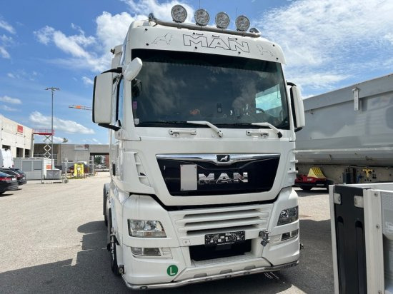 MAN TGX 18.460 XXL Intarder, Standklima, Automatik, EURO 6, Motorschaden/Engine Damage - Tracteur routier: photos 2 MAN TGX 18.460 XXL Intarder, Standklima, Automatik, EURO 6, Motorschaden/Engine Damage - Tracteur routier: photos 2