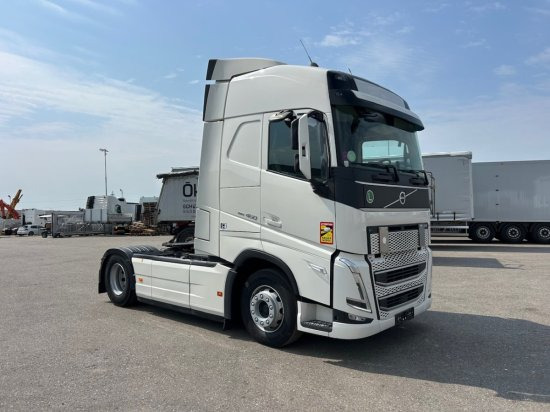 Volvo FH 460 EURO 6, I-Shift, Retarder, Globetrotter, Standklima Voll-Spoiler - Tracteur routier: photos 3 Volvo FH 460 EURO 6, I-Shift, Retarder, Globetrotter, Standklima Voll-Spoiler - Tracteur routier: photos 3
