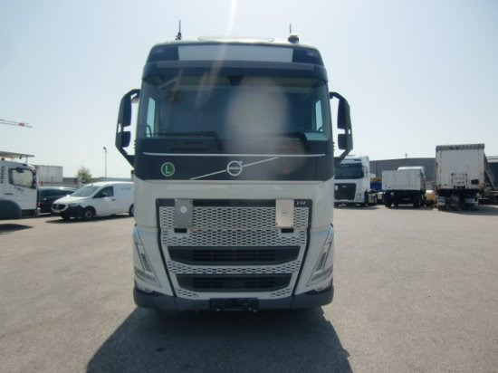 Volvo FH 500 E6, I-Shift, Globetrotter Standklima mehrere Einheiten verfügbar - Tracteur routier: photos 2 Volvo FH 500 E6, I-Shift, Globetrotter Standklima mehrere Einheiten verfügbar - Tracteur routier: photos 2