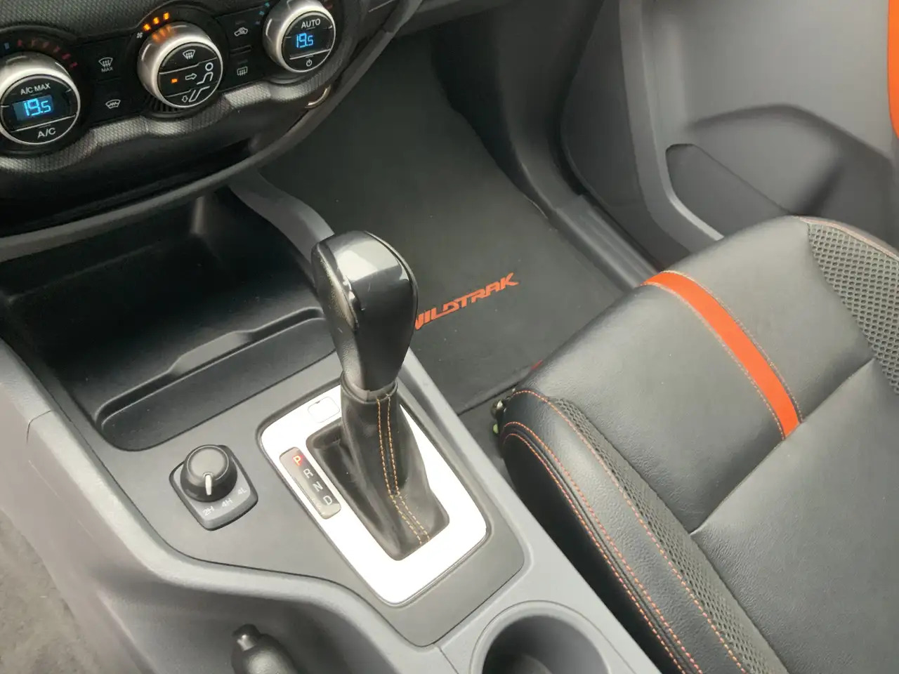 Ford Ranger 3.2 TDCi Wildtrak Super Automaat Cab Airco Cruise - Pick-up: photos 5 Ford Ranger 3.2 TDCi Wildtrak Super Automaat Cab Airco Cruise - Pick-up: photos 5