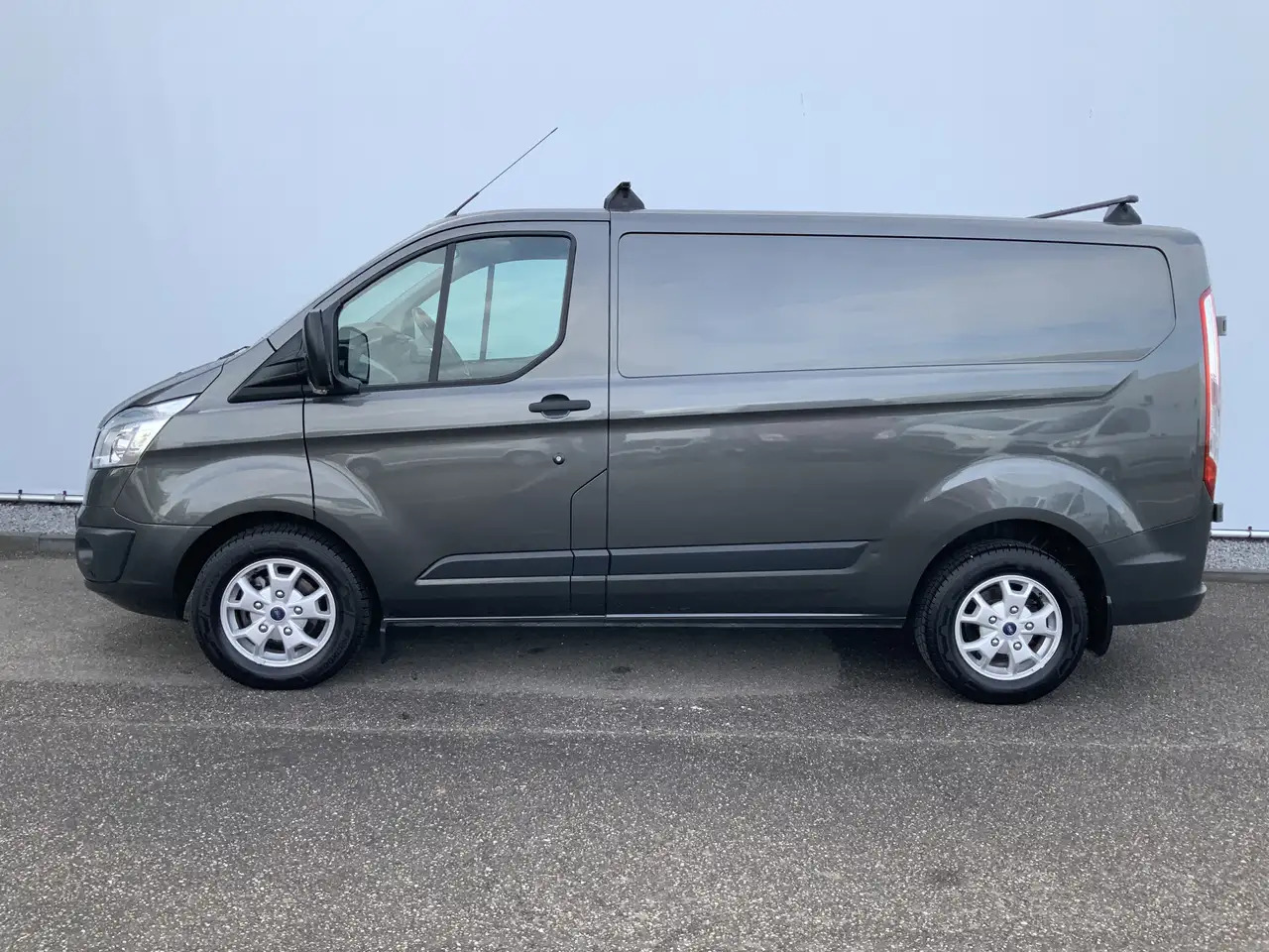 Ford Transit Custom 270 2.2 TDCI L1H1 Trend Airco Camera Cruise Dakdra - Fourgonnette: photos 3 Ford Transit Custom 270 2.2 TDCI L1H1 Trend Airco Camera Cruise Dakdra - Fourgonnette: photos 3