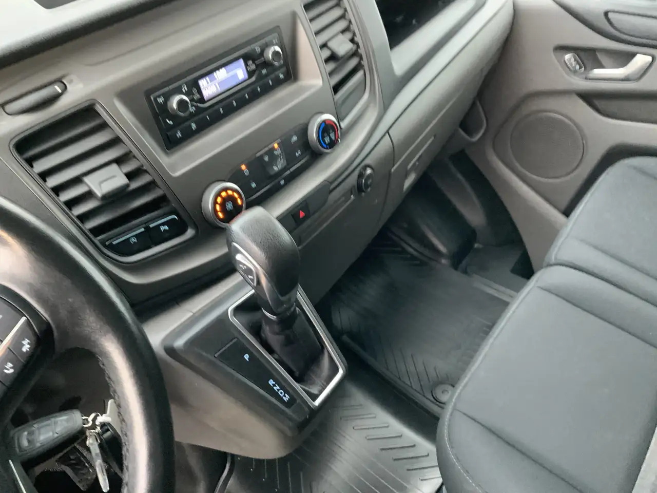 Ford Transit Custom 280 2.0 TDCI L1H1 Automaat Dub Schuifdeur Side Bar - Fourgon utilitaire: photos 5 Ford Transit Custom 280 2.0 TDCI L1H1 Automaat Dub Schuifdeur Side Bar - Fourgon utilitaire: photos 5