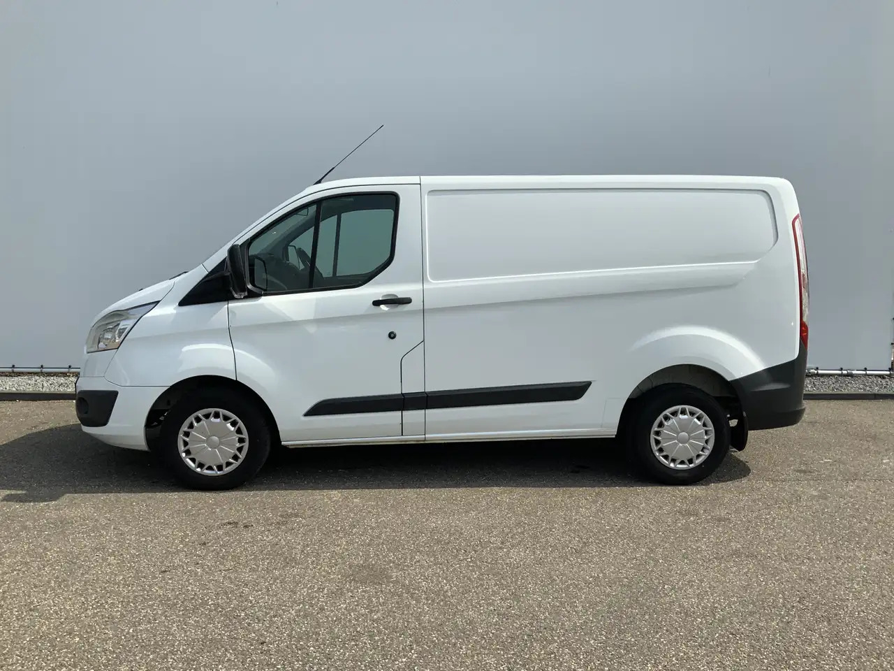 Ford Transit Custom 290 2.2 TDCI L1H2 Trend Airco Cruise 3 Zits Trekha - Fourgon utilitaire: photos 3 Ford Transit Custom 290 2.2 TDCI L1H2 Trend Airco Cruise 3 Zits Trekha - Fourgon utilitaire: photos 3