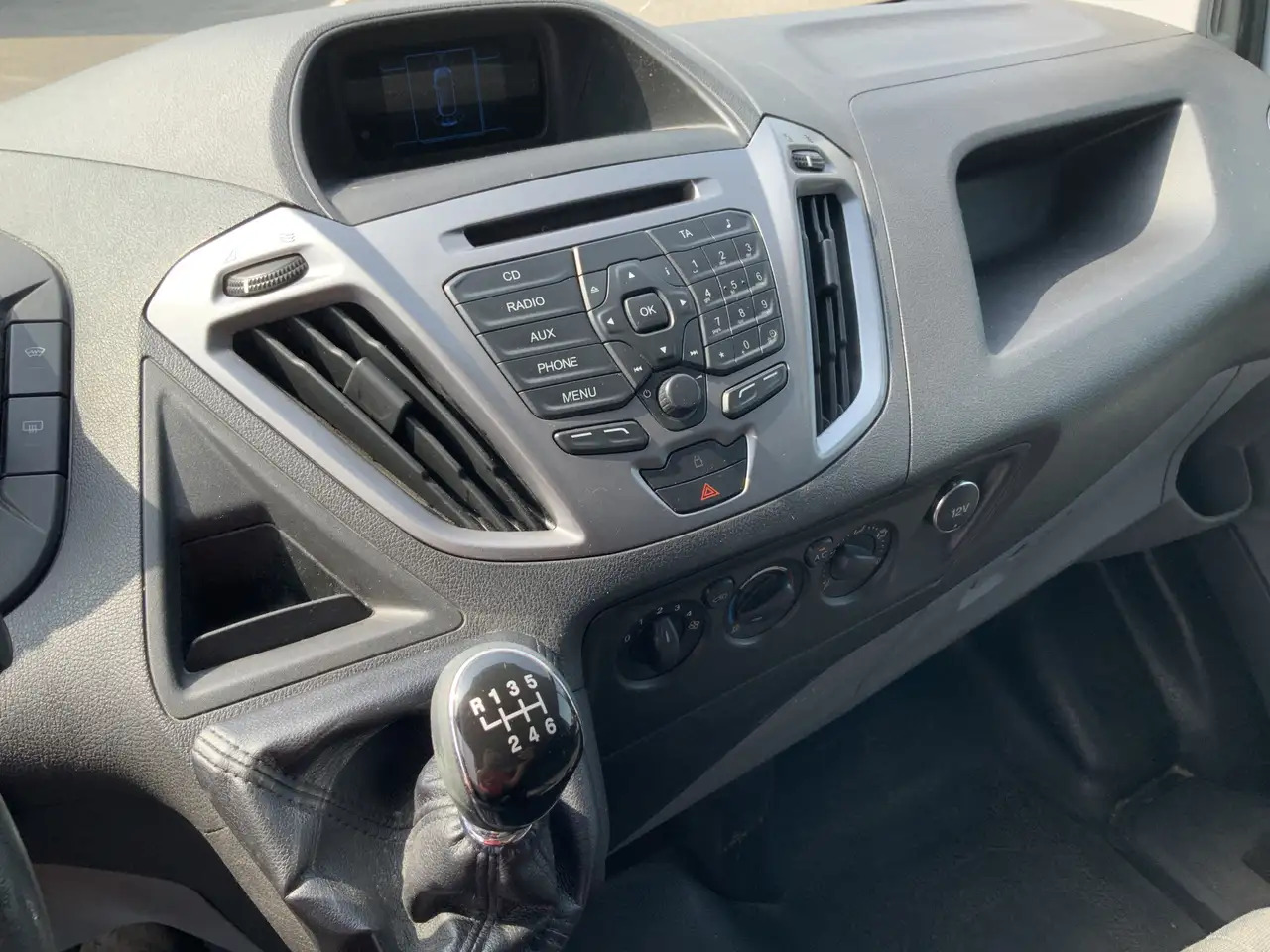 Ford Transit Custom 290 2.2 TDCI L1H2 Trend Airco Cruise 3 Zits Trekha - Fourgon utilitaire: photos 4 Ford Transit Custom 290 2.2 TDCI L1H2 Trend Airco Cruise 3 Zits Trekha - Fourgon utilitaire: photos 4