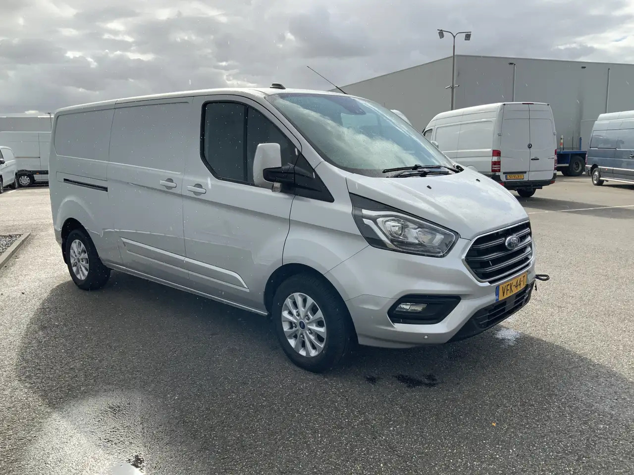 Ford Transit Custom 300 2.0 TDCI L2H2 (MOTOR DEFECT!!) Airco Navi 3 Zi - Fourgon utilitaire: photos 2 Ford Transit Custom 300 2.0 TDCI L2H2 (MOTOR DEFECT!!) Airco Navi 3 Zi - Fourgon utilitaire: photos 2