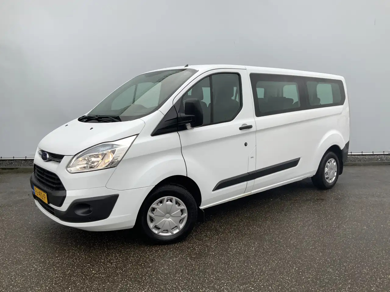 Ford Transit Custom 300 2.2 TDCI L2H1 (11000,- ex btw /ex bpm)Trend - Transport de personnes: photos 1 Ford Transit Custom 300 2.2 TDCI L2H1 (11000,- ex btw /ex bpm)Trend - Transport de personnes: photos 1