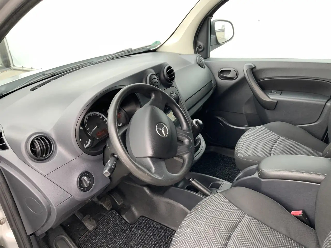 Mercedes-Benz Citan 109 CDI BlueEFFICIENCY Business Ambition Airco Tre - Fourgonnette: photos 5 Mercedes-Benz Citan 109 CDI BlueEFFICIENCY Business Ambition Airco Tre - Fourgonnette: photos 5