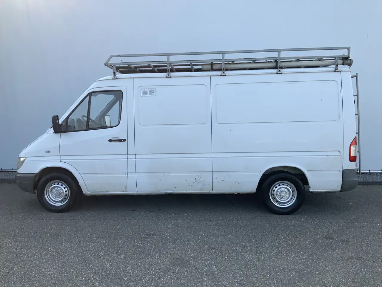 Mercedes-Benz Sprinter 208 CDI 2.2 355 L2H1 3 Zits Imperiaal Trap Trekhaa - Fourgon utilitaire: photos 3 Mercedes-Benz Sprinter 208 CDI 2.2 355 L2H1 3 Zits Imperiaal Trap Trekhaa - Fourgon utilitaire: photos 3