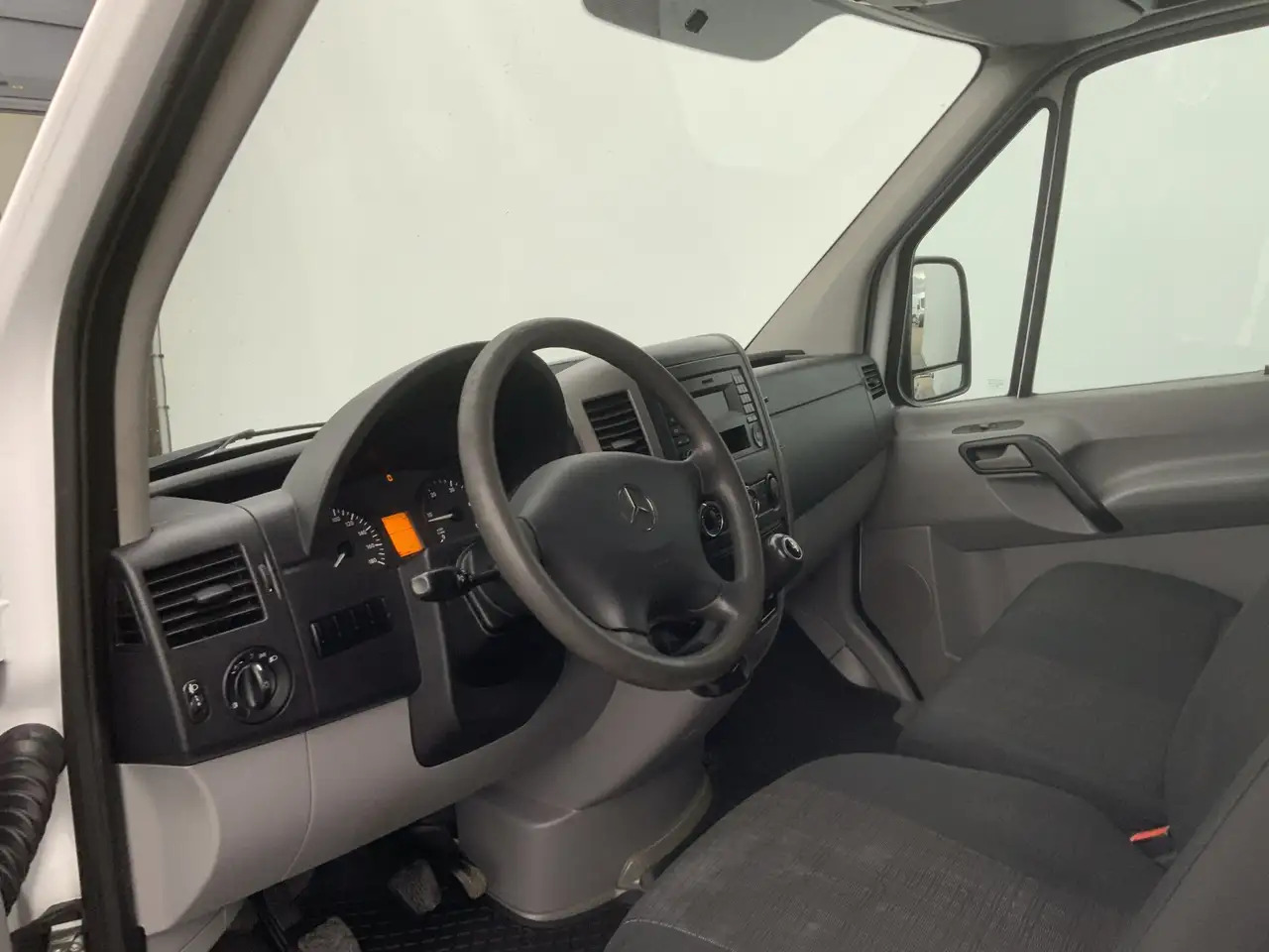 Mercedes-Benz Sprinter 313 2.2 CDI 366 L2H2 Airco 3 Zits Opstap extra Slo - Fourgon utilitaire: photos 5 Mercedes-Benz Sprinter 313 2.2 CDI 366 L2H2 Airco 3 Zits Opstap extra Slo - Fourgon utilitaire: photos 5