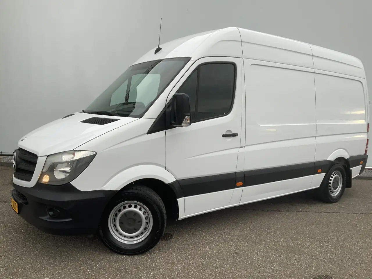 Mercedes-Benz Sprinter 313 2.2 CDI 366 L2H2 Airco 3 Zits Opstap extra Slo - Fourgon utilitaire: photos 1 Mercedes-Benz Sprinter 313 2.2 CDI 366 L2H2 Airco 3 Zits Opstap extra Slo - Fourgon utilitaire: photos 1