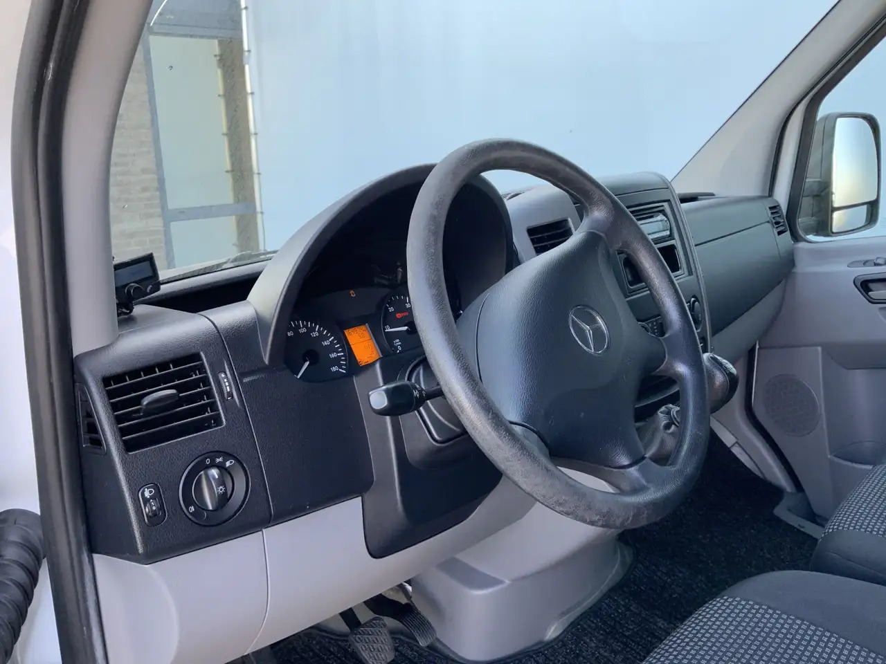Mercedes-Benz Sprinter 515 2.2 CDI 432 Meubelbak 5,10 MTR.&Deuren Airco 3 - Fourgon grand volume: photos 5 Mercedes-Benz Sprinter 515 2.2 CDI 432 Meubelbak 5,10 MTR.&Deuren Airco 3 - Fourgon grand volume: photos 5
