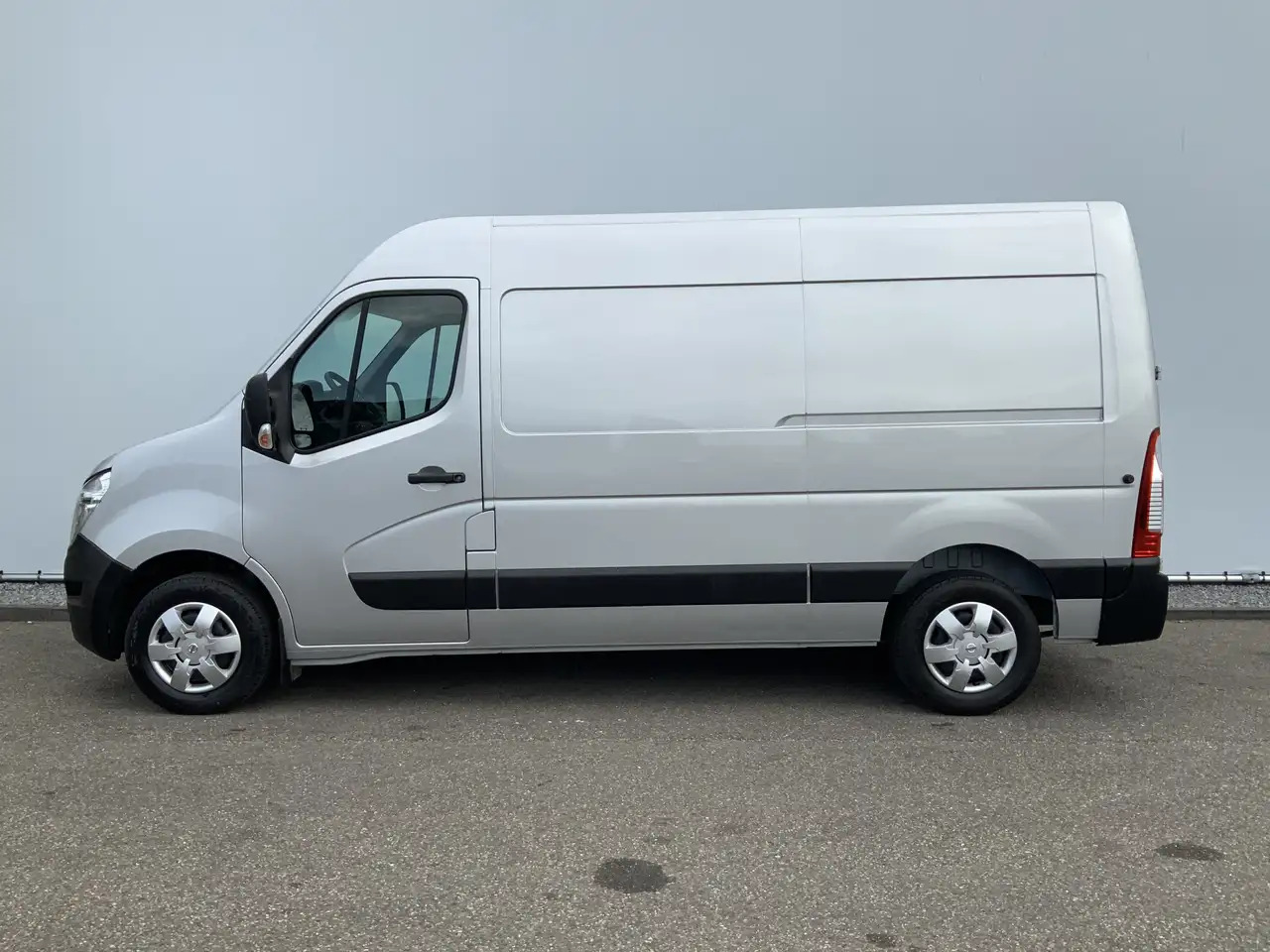 Nissan Interstar 2.3 dCi L2H2 Acenta Airco Cruise 3 Zits Camera Nav - Fourgon utilitaire: photos 3 Nissan Interstar 2.3 dCi L2H2 Acenta Airco Cruise 3 Zits Camera Nav - Fourgon utilitaire: photos 3