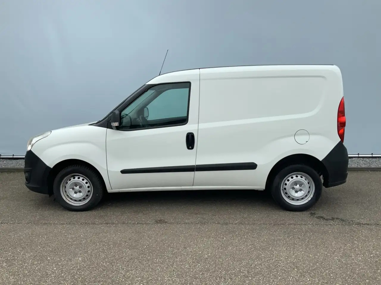 Opel Combo 1.3 CDTi L1H1 ecoFLEX Selection Airco Trekhaak 100 - Fourgonnette: photos 4 Opel Combo 1.3 CDTi L1H1 ecoFLEX Selection Airco Trekhaak 100 - Fourgonnette: photos 4