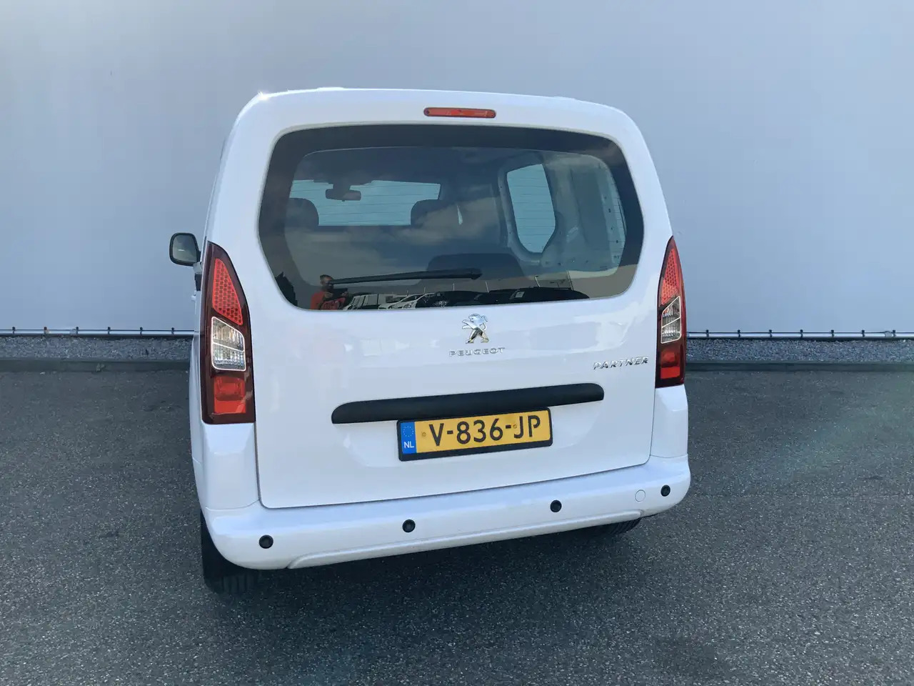 Peugeot Partner 122 1.6 BlueHDi Autom.100 L1 Premium S&S EXPORT!! - Fourgonnette: photos 2 Peugeot Partner 122 1.6 BlueHDi Autom.100 L1 Premium S&S EXPORT!! - Fourgonnette: photos 2