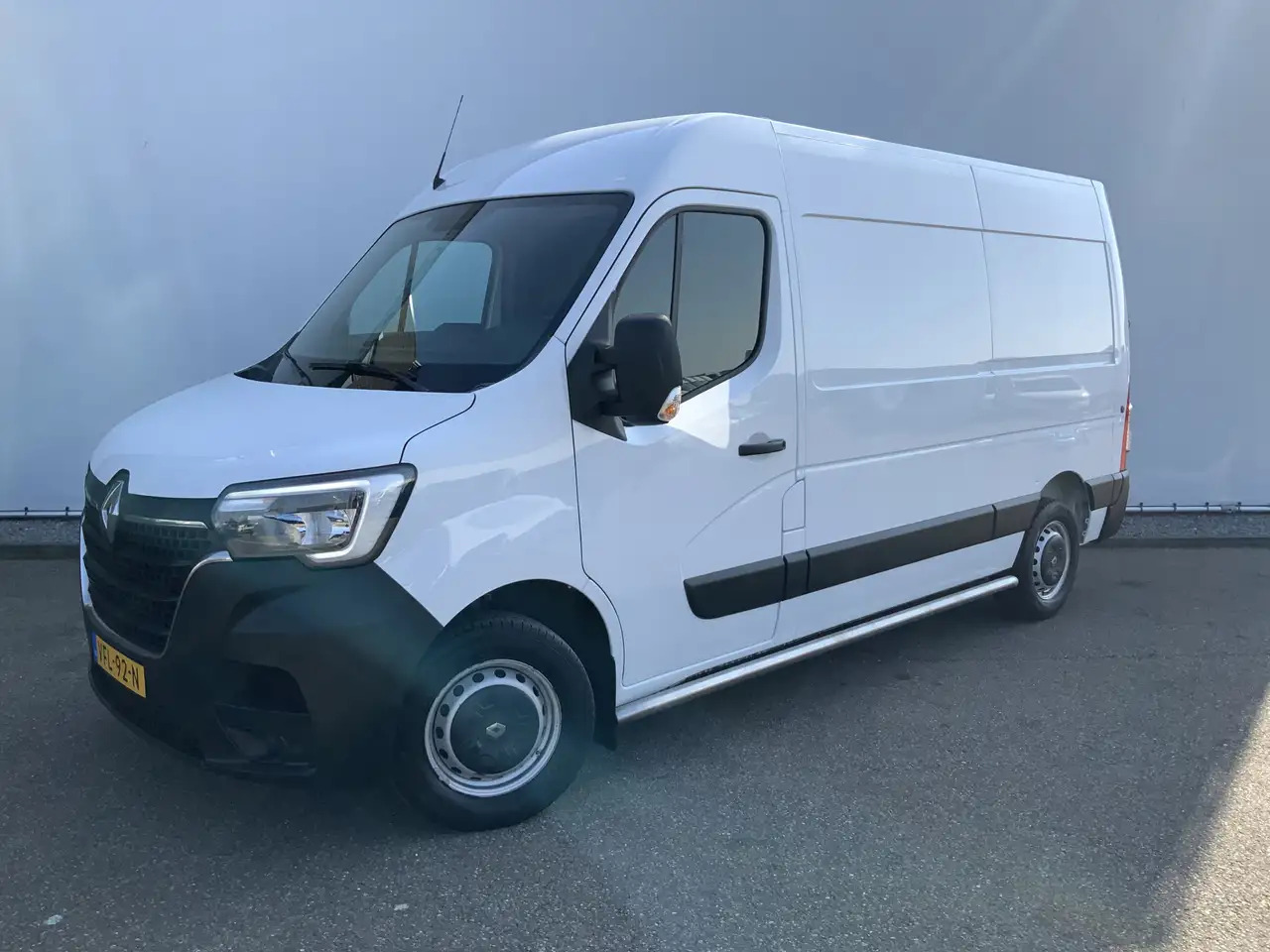 Renault Master T35 2.3 dCi 135 L2H2 Airco Cruise Navi Side Bar Ca - Fourgon utilitaire: photos 1 Renault Master T35 2.3 dCi 135 L2H2 Airco Cruise Navi Side Bar Ca - Fourgon utilitaire: photos 1