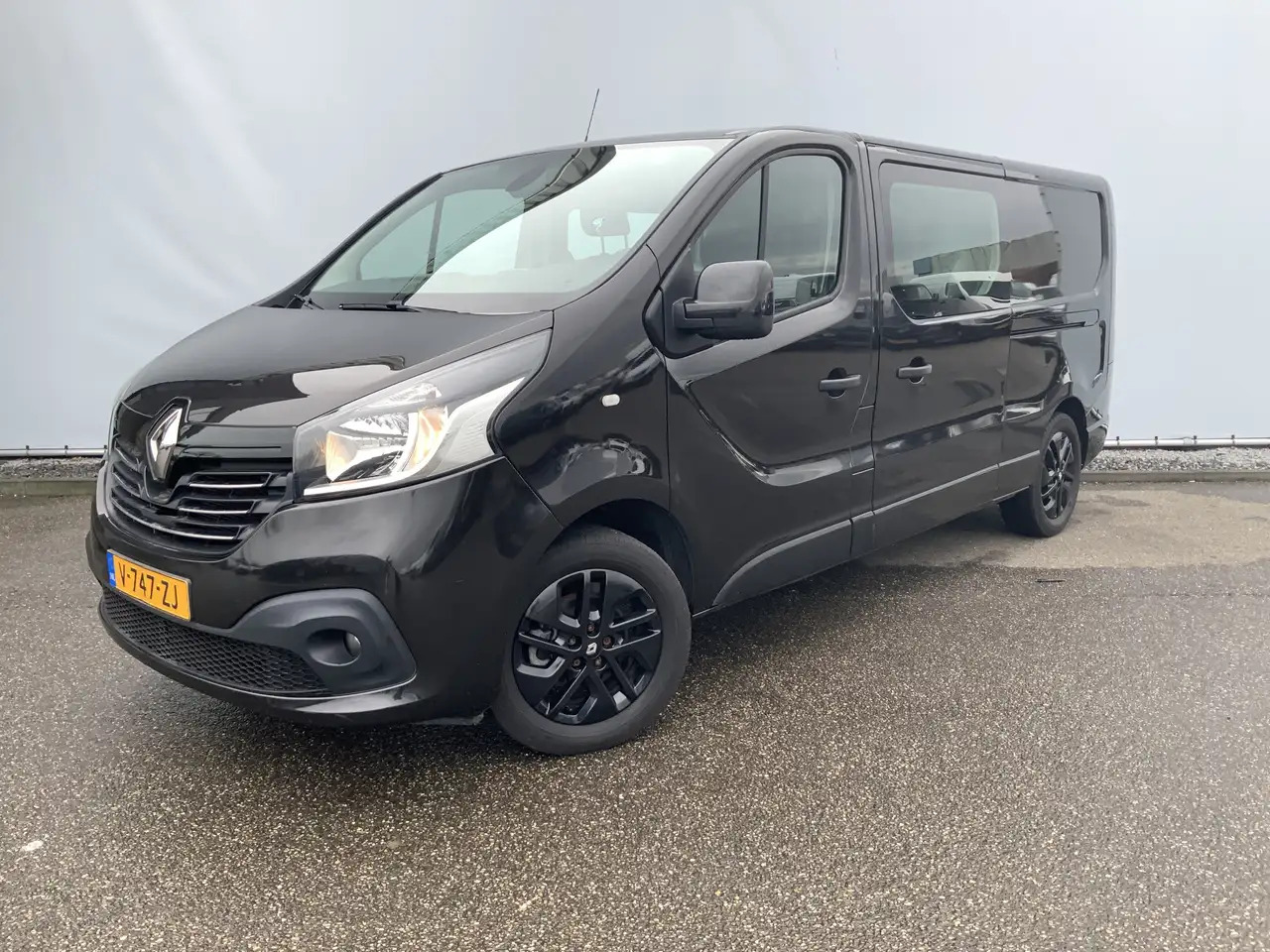 Renault Trafic 1.6 dCi T29 L2H1 Dub Cab 5 Zits Airco Cruise Navi - Utilitaire double cabine: photos 1 Renault Trafic 1.6 dCi T29 L2H1 Dub Cab 5 Zits Airco Cruise Navi - Utilitaire double cabine: photos 1