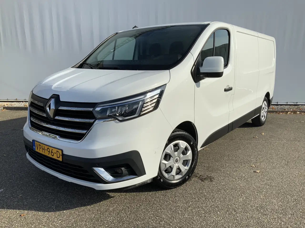 Renault Trafic 2.0 dCi 130 T30 L2H1 Work Edition Airco Cruise Nav - Fourgon utilitaire: photos 1 Renault Trafic 2.0 dCi 130 T30 L2H1 Work Edition Airco Cruise Nav - Fourgon utilitaire: photos 1