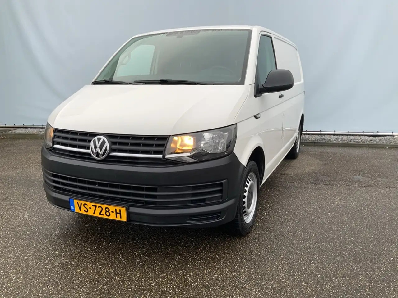 Volkswagen T6 Transporter 2.0 TDI L1H1 Comfortline Airco Navi Trekhaak 2200 - Fourgon utilitaire: photos 1 Volkswagen T6 Transporter 2.0 TDI L1H1 Comfortline Airco Navi Trekhaak 2200 - Fourgon utilitaire: photos 1