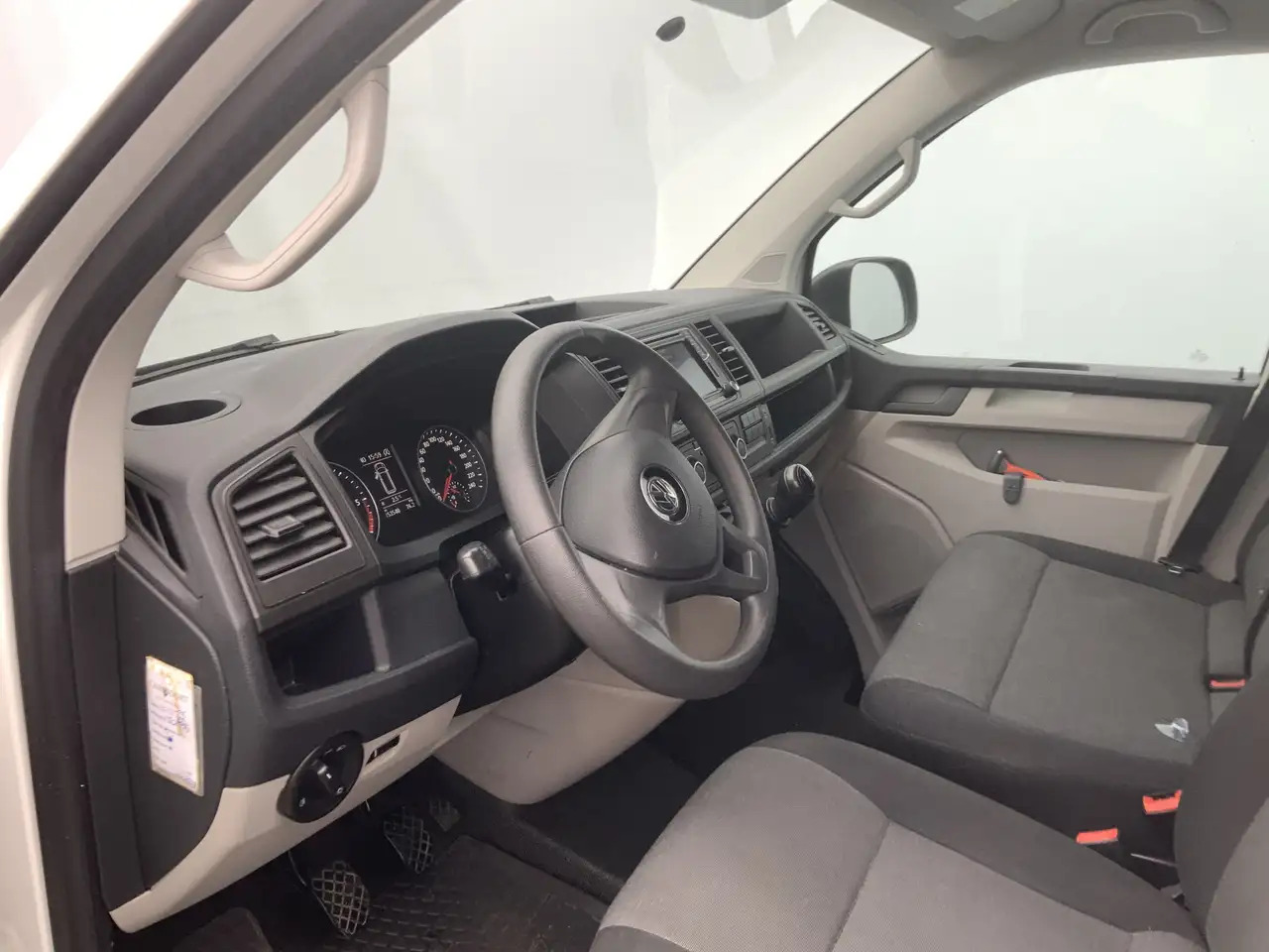 Volkswagen T6 Transporter 2.0 TDI L2H1 Airco Navi Trekhaak 2200 kg 3 Zits Al - Fourgon utilitaire: photos 5 Volkswagen T6 Transporter 2.0 TDI L2H1 Airco Navi Trekhaak 2200 kg 3 Zits Al - Fourgon utilitaire: photos 5