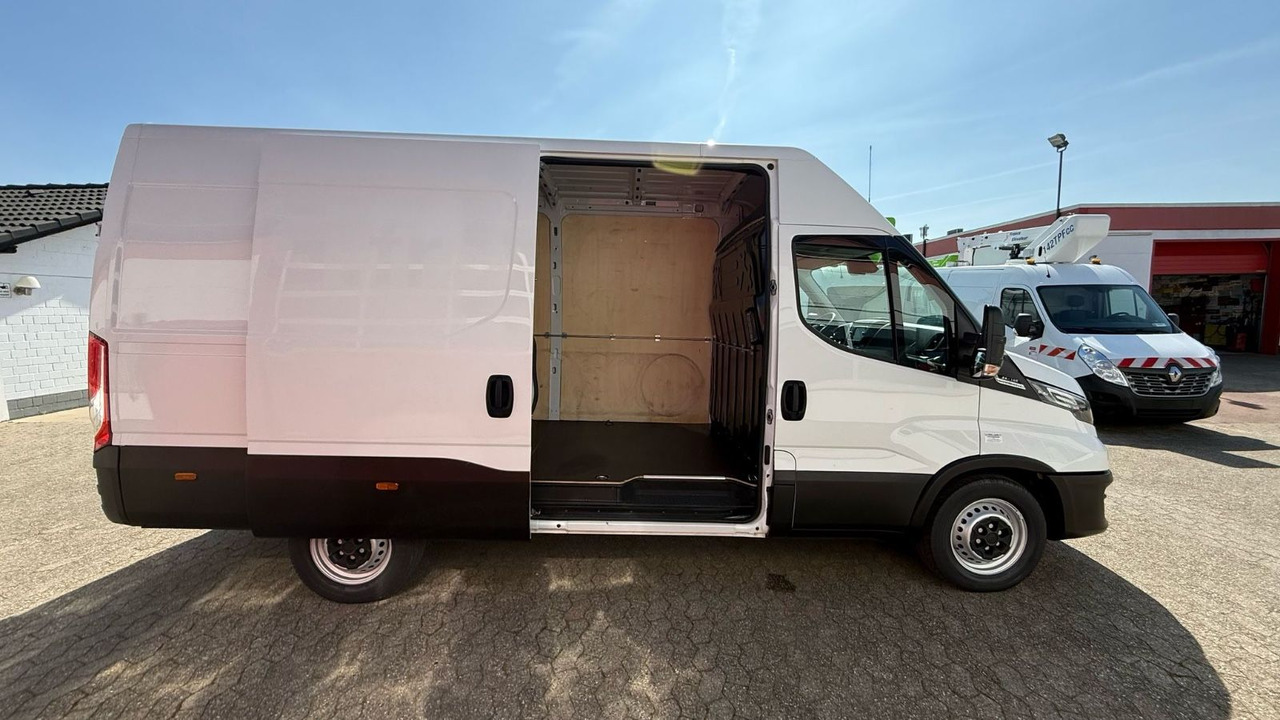 Iveco Daily 35S14 Transporter Kastenwagen L3H2 - Fourgon utilitaire: photos 4 Iveco Daily 35S14 Transporter Kastenwagen L3H2 - Fourgon utilitaire: photos 4