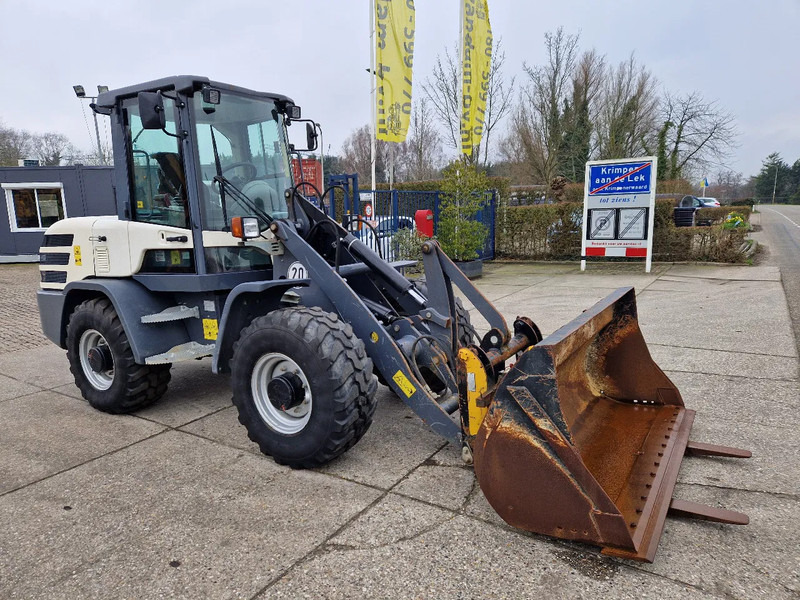 Terex TL80 met 1704 uur - Chargeuse sur pneus: photos 2 Terex TL80 met 1704 uur - Chargeuse sur pneus: photos 2