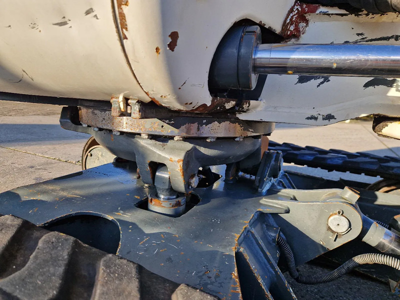 WACKER NEUSON 2404RD kan op een (berg)helling draaien - Mini pelle: photos 3 WACKER NEUSON 2404RD kan op een (berg)helling draaien - Mini pelle: photos 3